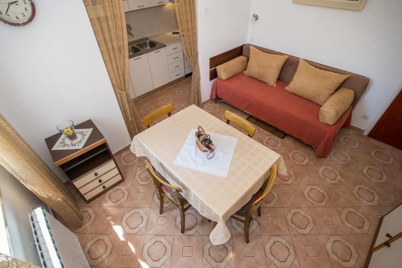 Garden View Apartment In Porec For 2 - 4 Persons 0*,  克罗地亚