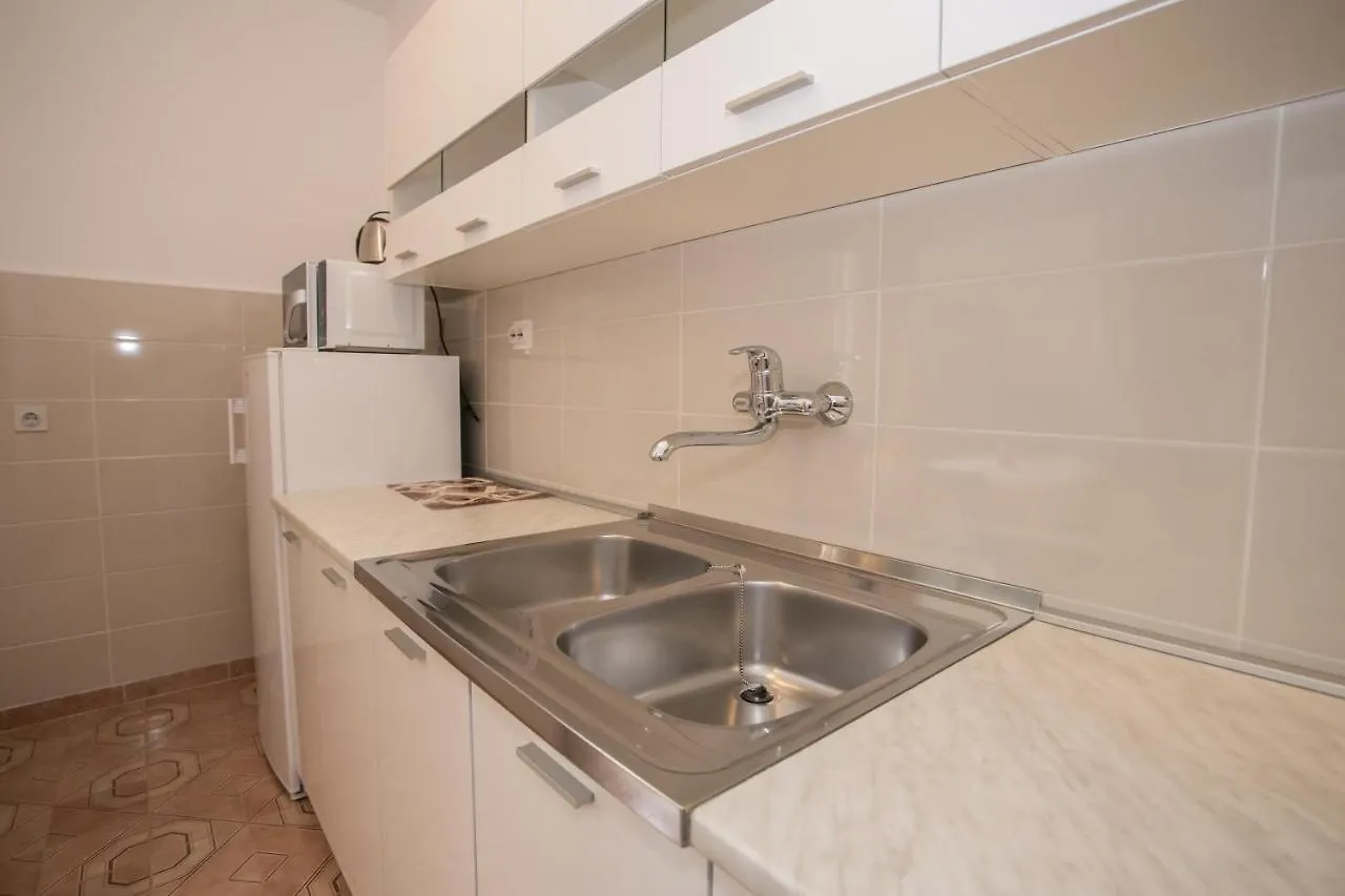 Garden View Apartment In Porec For 2 - 4 Persons